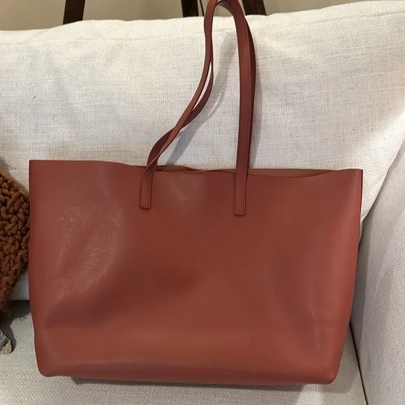 Saint Laurent East/West Shopping Tote - Picture 4 of 10